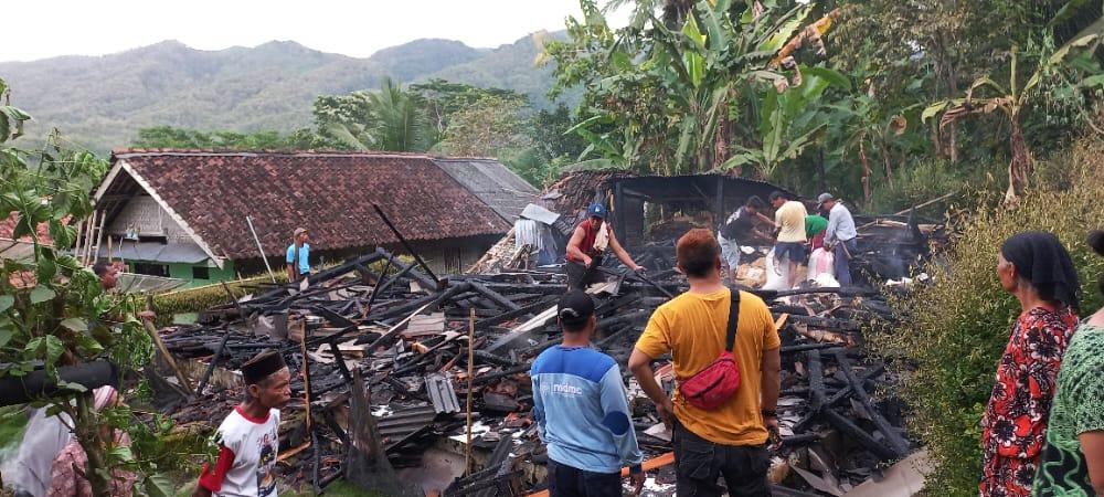 Kebakaran di Ciamis, Aki Sarimun Lolos dari Maut, Berhasil Diselamatkan Warga