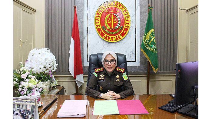 Kepala-Kejaksaan-Negeri-Ciamis-Nova-Fuspitasari-SH-MH-1.jpg