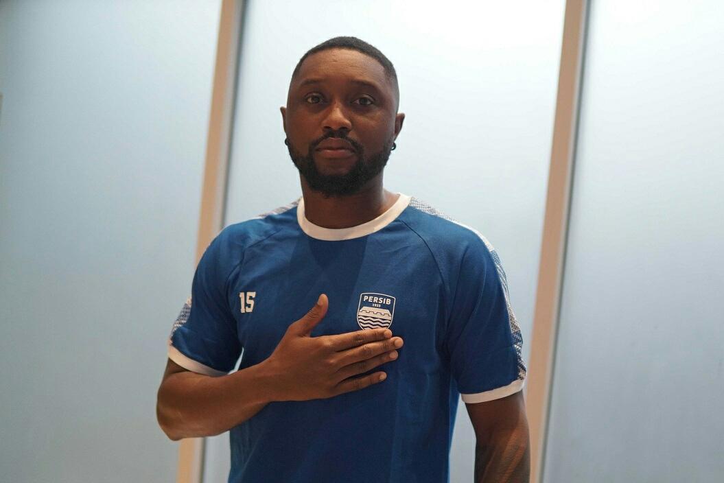 Levy Madinda akan Latihan Perdana Bersama Persib Bandung Besok, Debut Lawan Bali United?