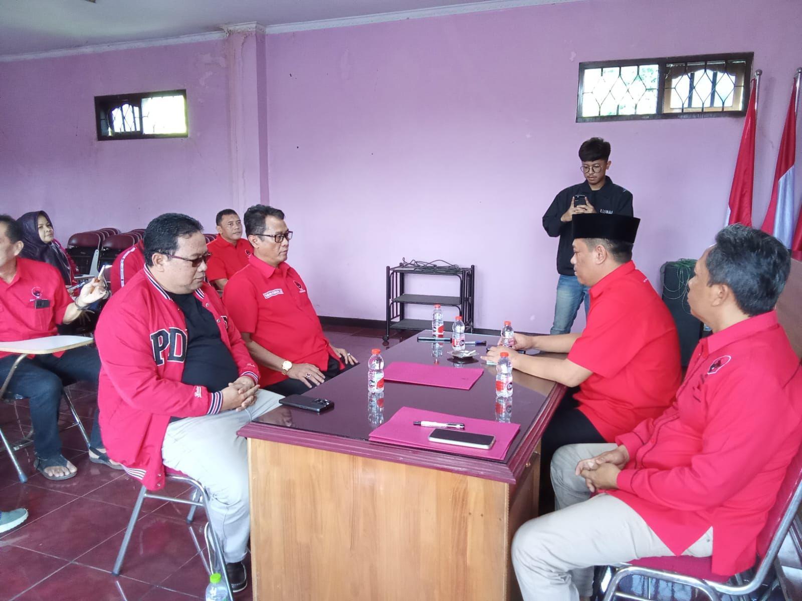 BURSA Calon Bupati Ciamis Kian Hangat, Nanang Permana Mantap Ambil Formulir Pendaftaran di PDIP