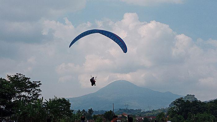 23 Pilot Paralayang Nyasar, Untung Masih Latihan Buat West Java Paragliding Championship 2025