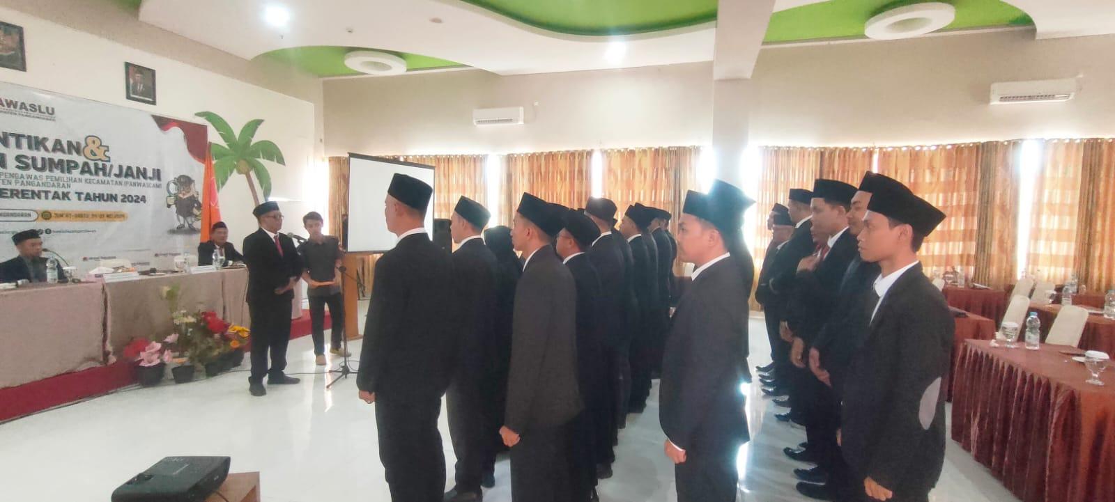 Pilkada Pangandaran 2024, Bawaslu Lantik 30 Pengawas Pemilu Kecamatan, Siap Awasi Pilkada