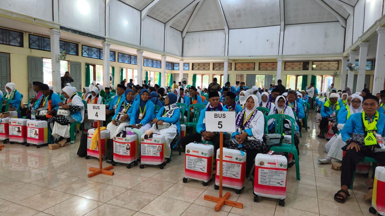 Pelepasan-Calhaj-Pangandaran.jpg