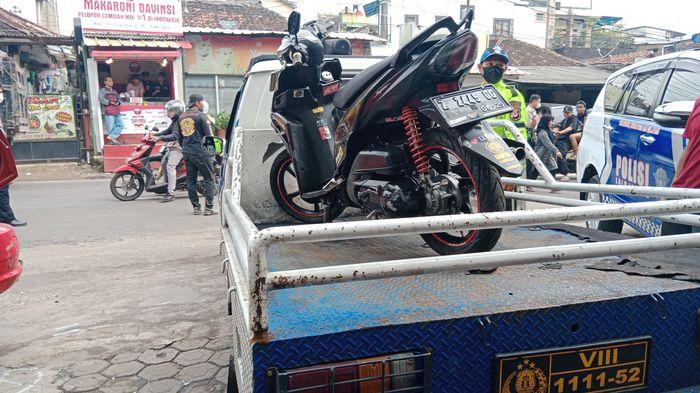 Penampakan-motor-Yamaha-Mio-tabrakan-beruntun-jatinangor.jpg