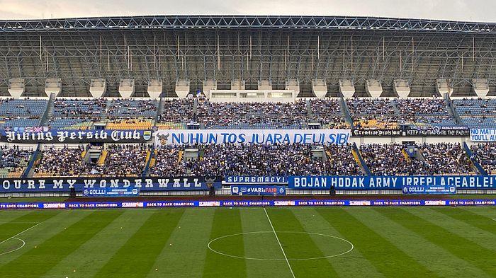 Persib-Bandung-vs-Persis-Solo-Bobotoh-stadion-gbla.jpg