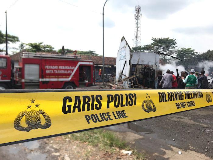 Tim Inafis Polres Tasikmalaya Kota Mulai usai Api Pasar Onderdil dan Besi Tua Berhasil Dipadamkan