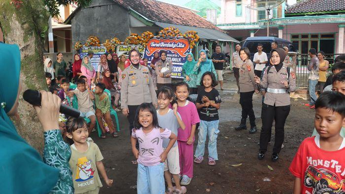 Polres-GarutTRAUMA-HEALING-anak-korban-ledakan-1552025.jpg