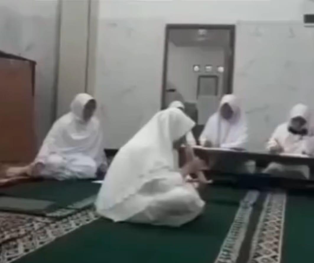 Seorang-jamaah-meninggal-saat-sedang-tadarus-Al-Quran-di-Kota-Bandung.jpg