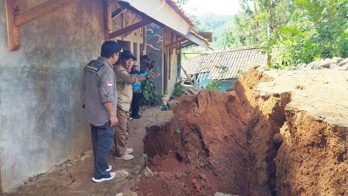 Lokasi Pergerakan Tanah di Cigombong KBB Seperti Desa Hantu, Puluhan Rumah Ditinggal Penghuninya