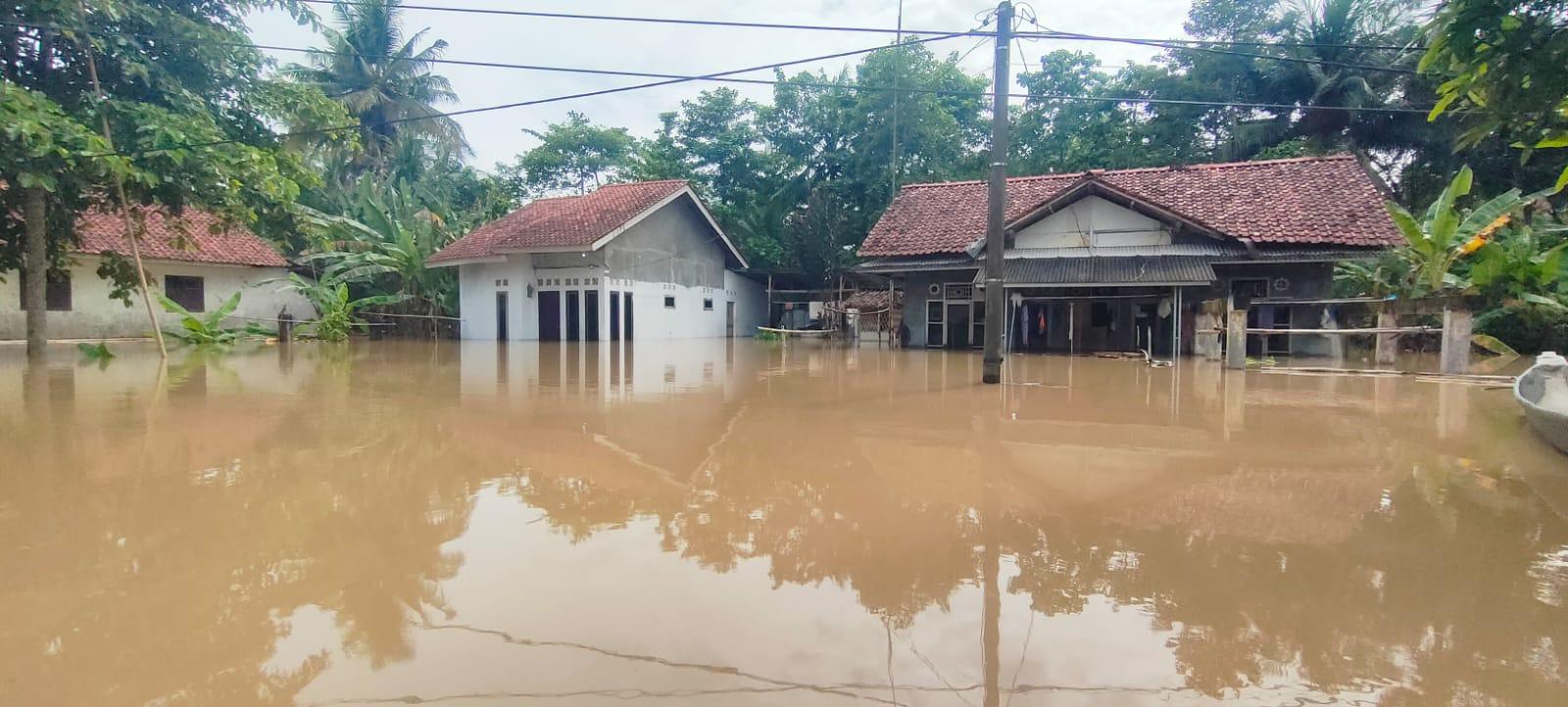 Terendam-Banjir-Pangandaran_1111.jpg