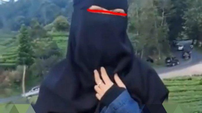 Viral-Beredar-Video-39-Detik-Wanita-Bercadar-Lakukan-Hal-Tak-Senonoh.jpg