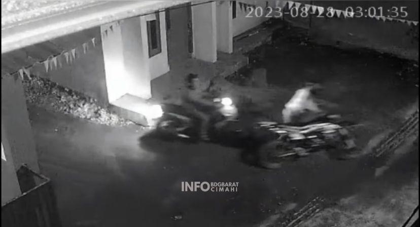 Viral-Pencuri-Motor-Terekam-CCTV-di-Bandung-Barat-Gasak-1-Motor-KLX.jpg