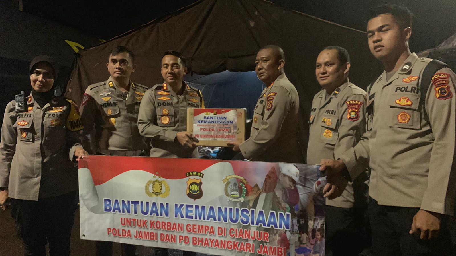 Tempuh Ratusan Kilometer Perjalanan Darat, Polda Jambi ke Cianjur Bawa 20 Jenis Bantuan Ini