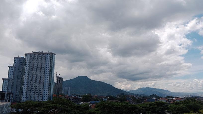 awan-mendung.jpg