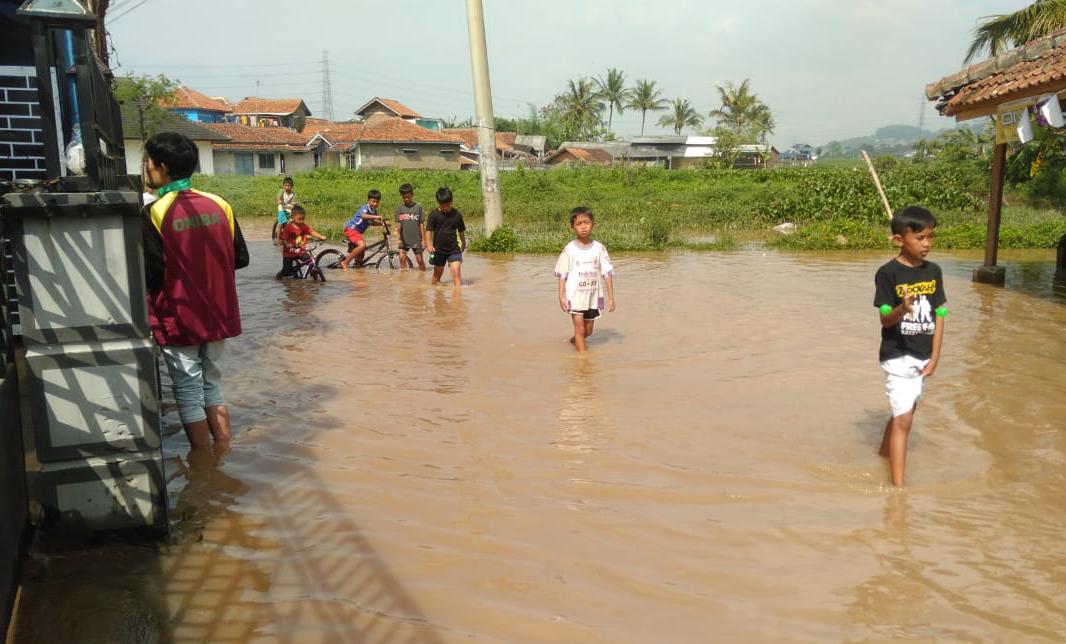 banjir-di-Kecamatan-Cimanggung.jpg