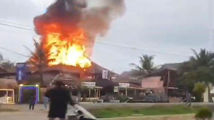 Kebakaran Kampung Turis Pangandaran, Struktur Bangunan Nyaris Ludes Terbakar