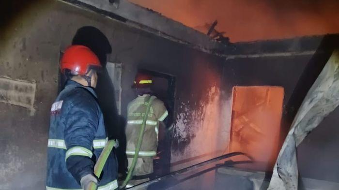 Pabrik Makaroni di Sadananya Ciamis Ludes Dilalap Api, Damkar Ungkap Dugaan Penyebabnya