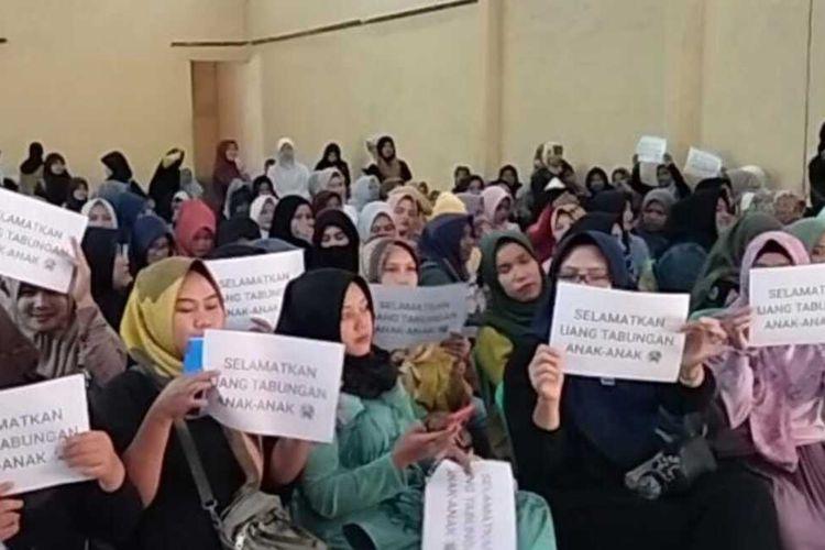 Kisruh Tabungan Murid di Tasikmalaya, Uang Rp 800 Juta Dibawa Kabur Eks Kepala SD, Ortu Meradang