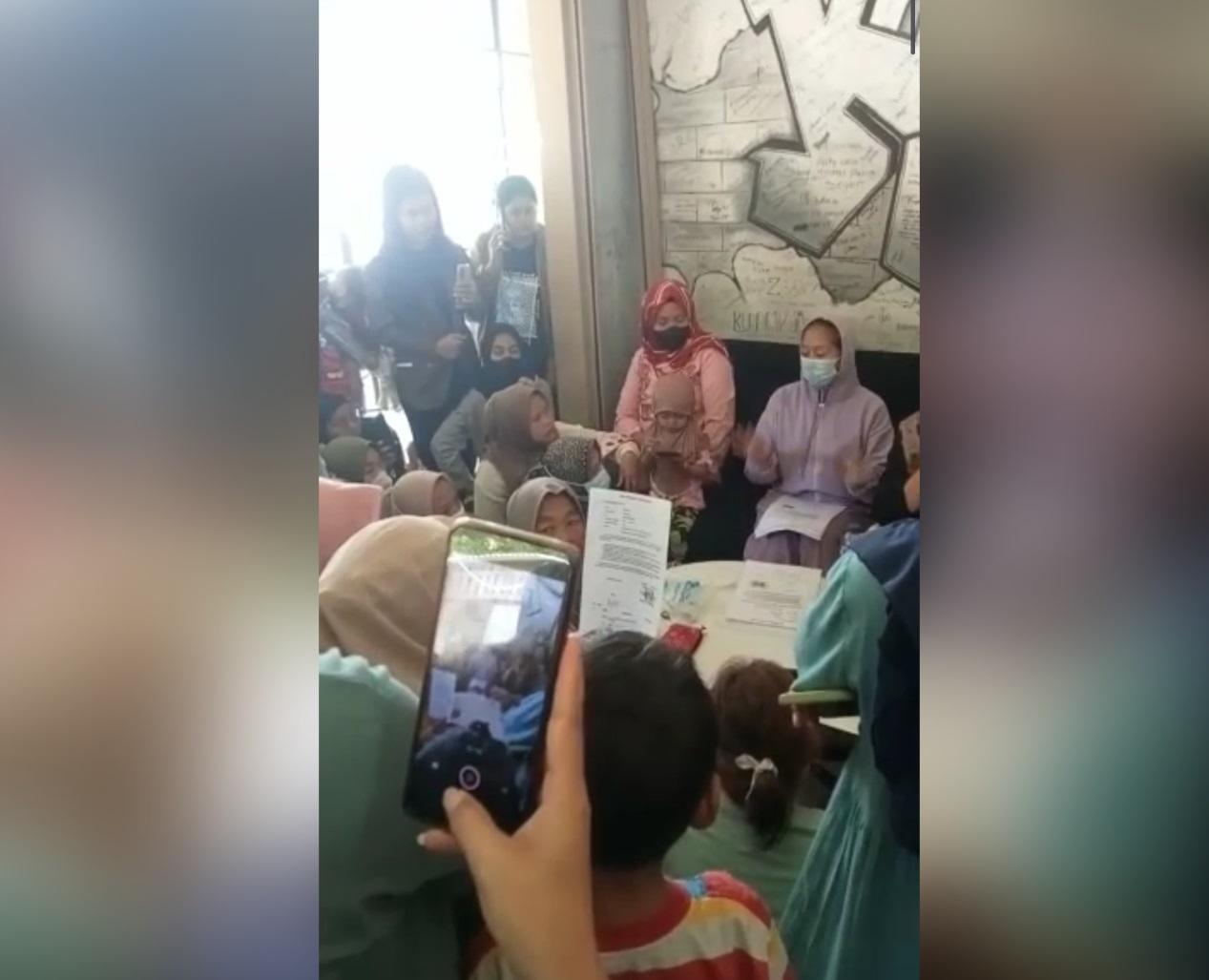 BREAKING NEWS! Ratusan Ibu di Garut Kena Tipu Arisan Bodong, Kerugian Capai Rp2,5 Miliar