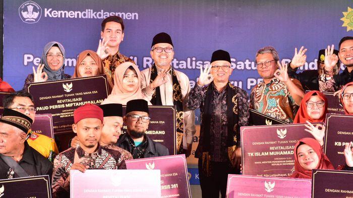 resmikan-revitalisasi-sekolah-persis-sumedang.jpg