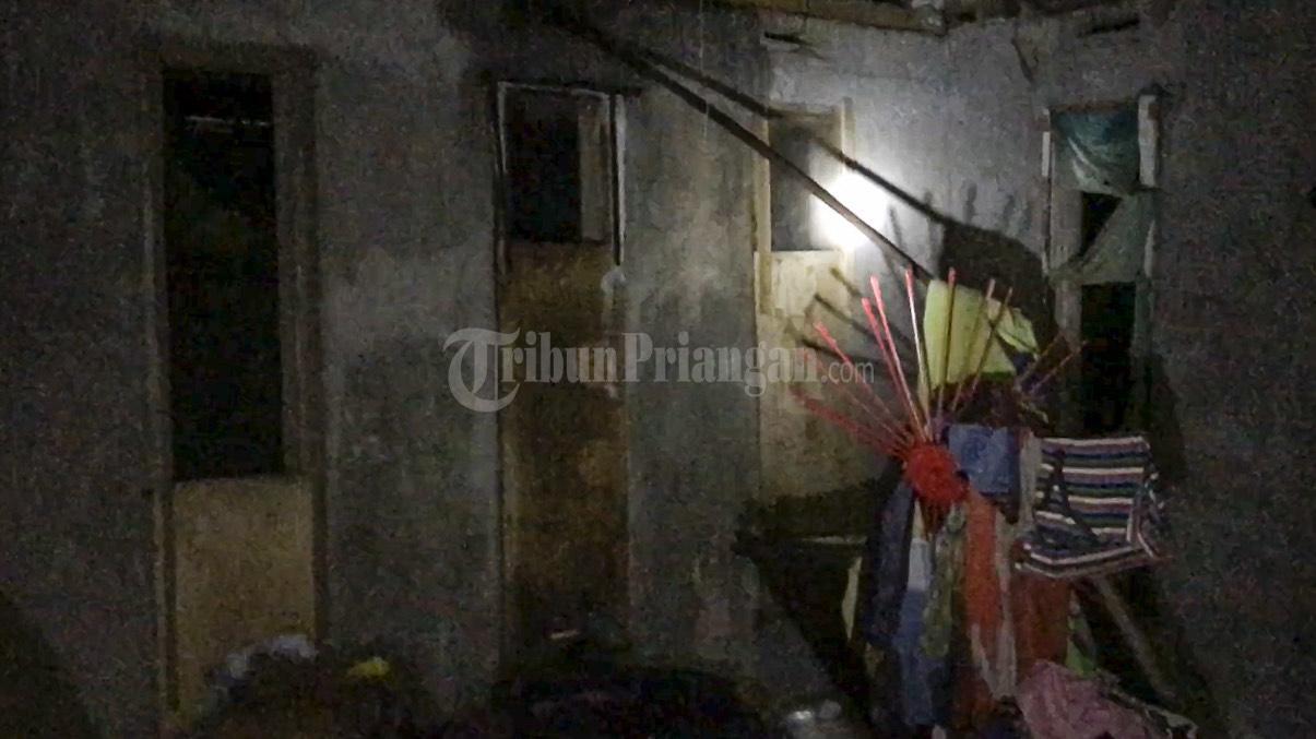 Sambangi 7 Rumah Terdampak Hujan Disertai Deras Angin Kencang, Ini Kata Pj Walikota Tasikmalaya