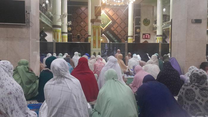 salat-tarawih-di-Masjid-Agung-Ciamis.jpg