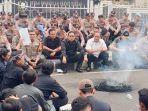 Aksi-Mahasiswa-Ciamis-Tolak-RUU-Pilkada-Berakhir-dengan-Dialog.jpg