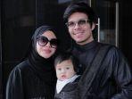 Atta-Halilintar-sedang-melaksanakan-umrah-ditemani-Aurel-dan-Ameena.jpg
