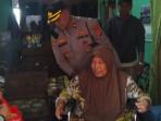 BANTUAN-KURSI-RODA-Momen-saat-personel-Polsek-Cikoneng-27102025-1.jpg