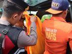 EVAKUASI-JASAD-Tim-Inafis-Polres-Ciamis-362025-1.jpg