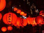 Imlek-selalu-dimeriahkan-dengan-tradisi-pemasangan-lampion-warna-merah.jpg