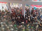 Mahasiswa-Garut-demo-di-Gedung-DPRD-Garut-Jumat-2382024-sore.jpg