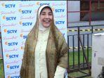 Nani-Wijaya-berpose-disela-saat-acara-meet-and-greet-Sinemart-All-Stars-di-Mall-Bintaro.jpg