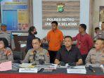 Pelaku-yang-menganiaya-pria-berinisial-D-17-di-Kompleks-Grand-Permata.jpg