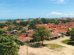 Penampakan-kios-kios-berjejer-di-PW-Pananjung-Pangandaran-17042025-1.jpg