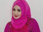 Penyanyi-Dangdut-Evie-Tamala.jpg