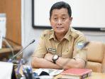 Plh-Wali-Kota-Bandung-yang-juga-Sekda-Kota-Bandung-Ema-Sumarna-dicegah-ke-luar-negeri-oleh-KPK.jpg