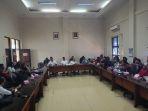 Puluhan-Pegawai-RSUD-dr-Soekardjo-yang-Diputus-Kontr.jpg