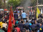 Ratusan-mahasiswa-demo-di-depan-Gedung-DPRD-Jabar-2382024.jpg