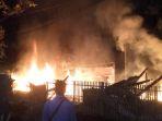 Rumah-dan-2-AnakTerbakar.jpg