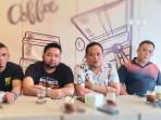 SAHABAT-ENDANG-JUTA-H-Iman-Hidayat-perwakilan-pengusaha-Tasikmalaya-teman.jpg