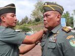 Saat-Mayor-Inf-Jamino-naik-pangkat-dari-Dandim-0625Pangandaran.jpg