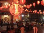Suasana-malam-Imlek-yang-berlangsung-di-Wihara-Dharmakirti-Jalan-Papera.jpg
