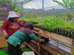 anggota-Kelompok-Wanita-Tani-KWT-Berlian-Ciamis-1.jpg