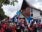 demo-buruh.jpg