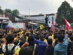 demo-kawal-putusan-mk-di-tasik-2.jpg