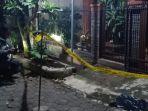 garispolisimelintangdirumahmantan.jpg