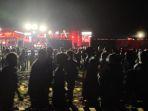 konser-Iwan-Fals-gaiss.jpg
