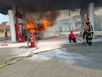 mobil-terbakar-di-SPBU-cimahi-11102025-1.jpg