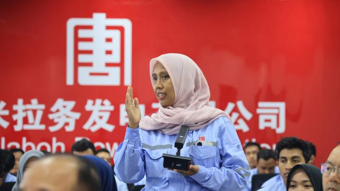 Ikrar Mulia, karyawan divisi